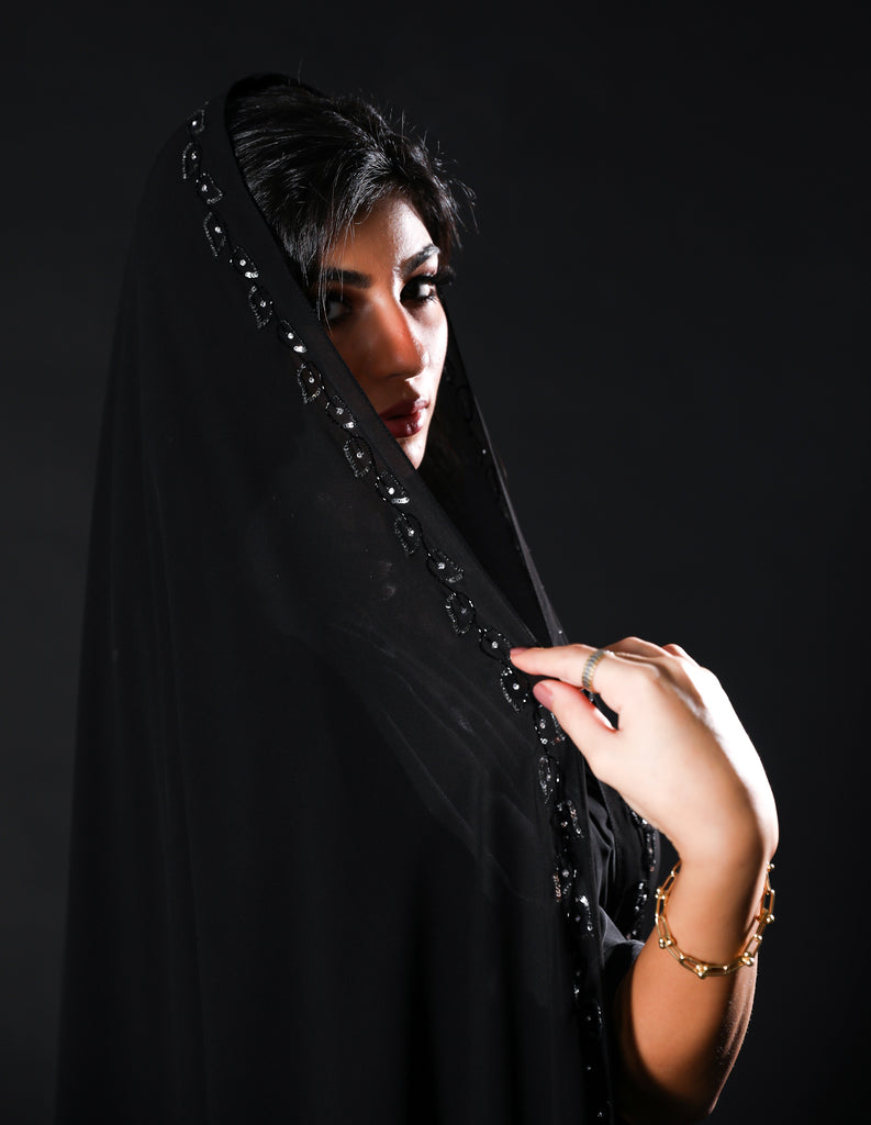 MN1-02  شيلة منيرة سودة بشغل اسود